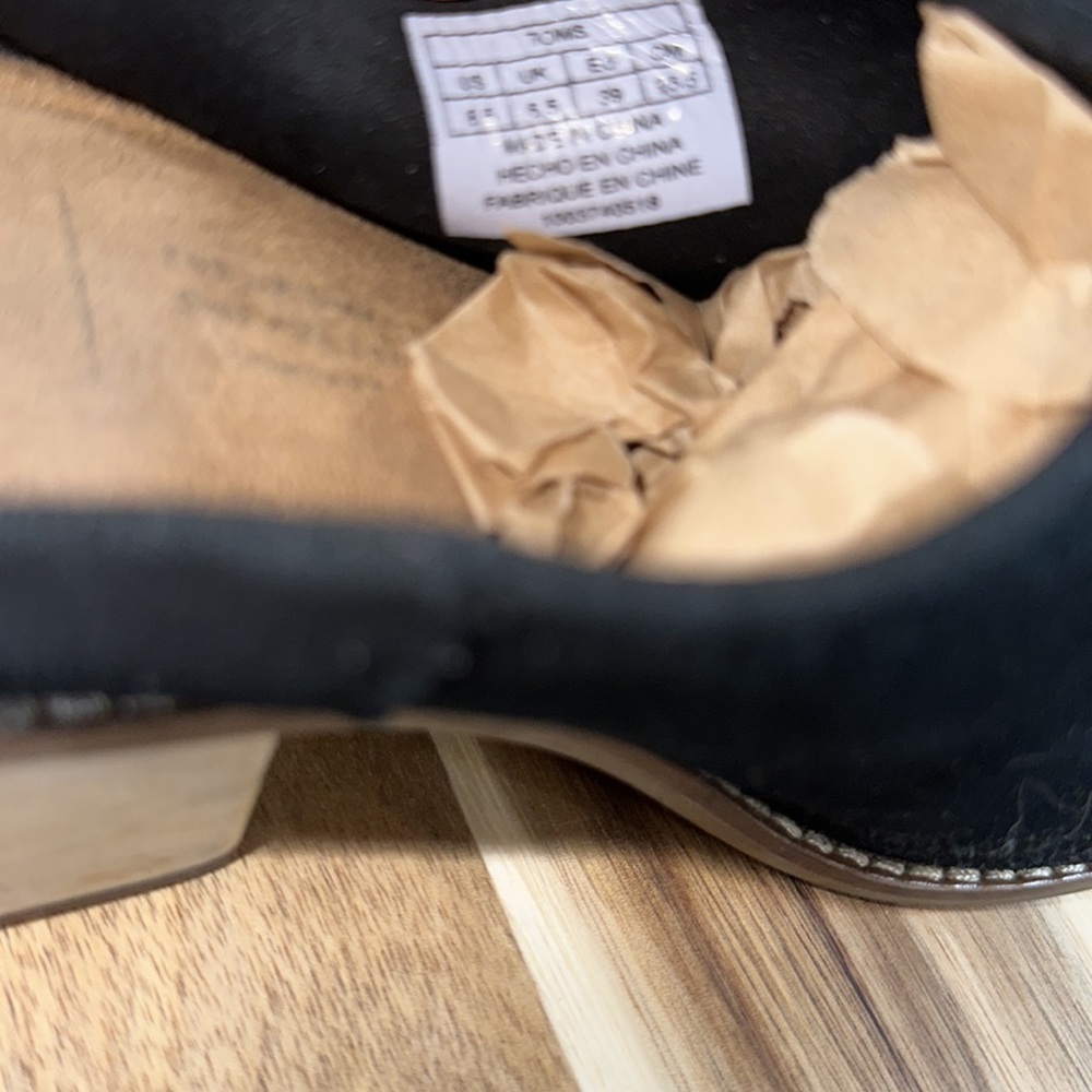 Women’s Tom’s black suede “Leila” slip-on clogs SZ 8.5 fringe tassels - Picture 14 of 15